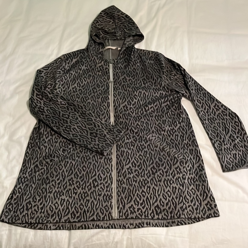 Soft Surroundings leopard print hoodie NWOT - Picture 2 of 7